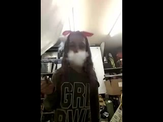 smoking girl - streamago - first time?
